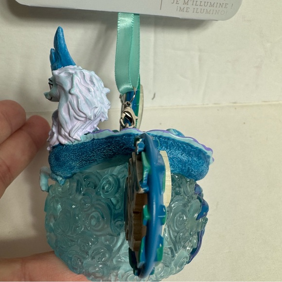 NWT. Disney Raya and the Last Dragon Light-Up Living Magic SketchbookOrnament - Picture 7 of 14